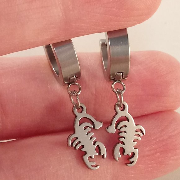 Men's Silver Stainless Steel Scorpion Hoop Dangle Earrings 13mm Nice Party Gift - Picture 1 of 3